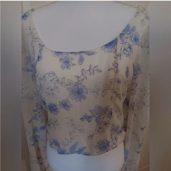 🔥 Closet Sale! House of Harlow 1960 Blue Floral Blouse - Picture 3 of 8